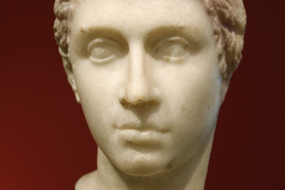 Busto de Cleopatra VII, ultima rainha do Egito Antigo